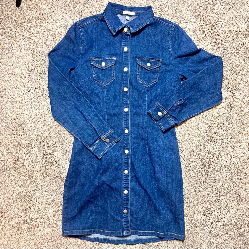 Western Dark Blue denim dress with a Silver button embellishment